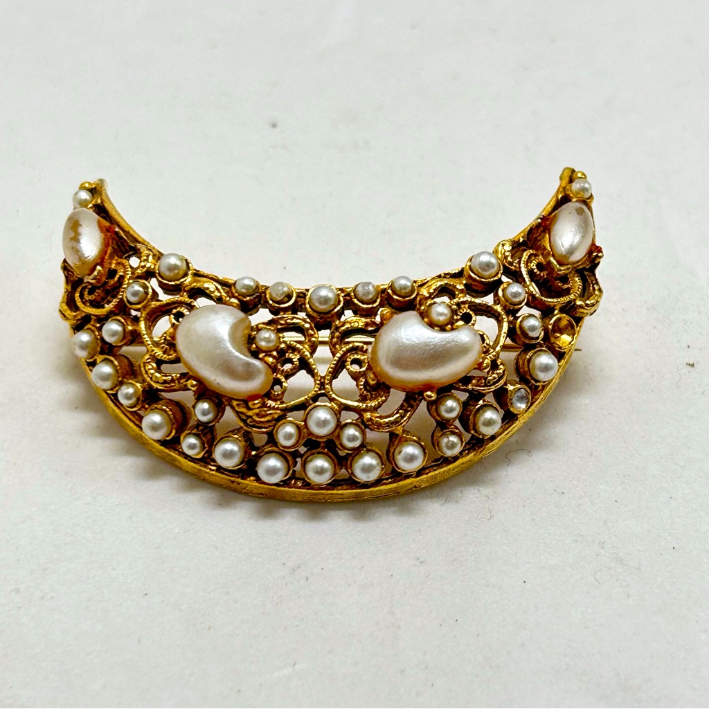 Florenza Vintage Gold Pearl And Crystal Cresent Moon Brooch 59$
